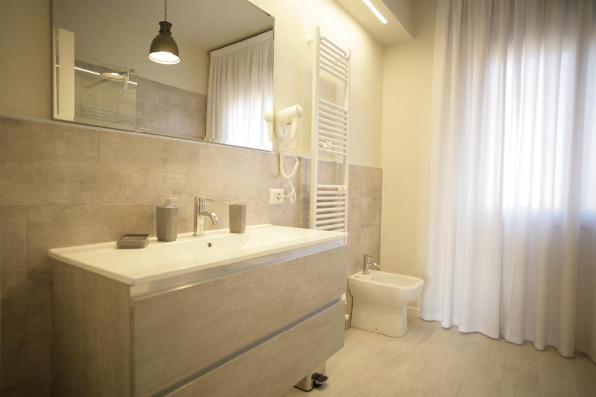 Brogliano Melograno Rooms B&B מראה חיצוני תמונה